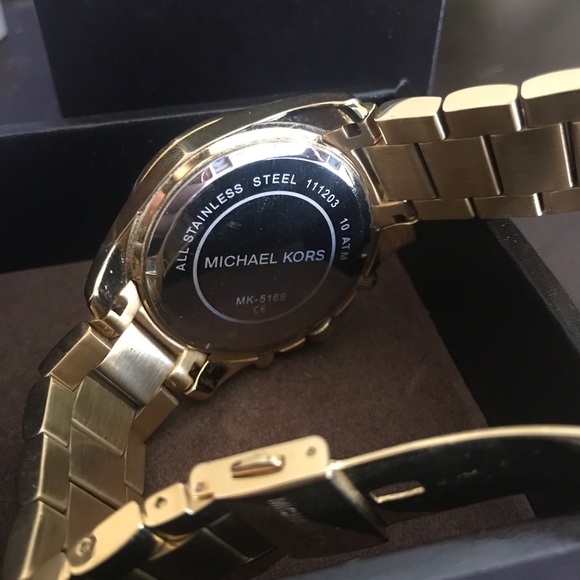 Michael Kors 5166 Gold Watch - Picture 4 of 5